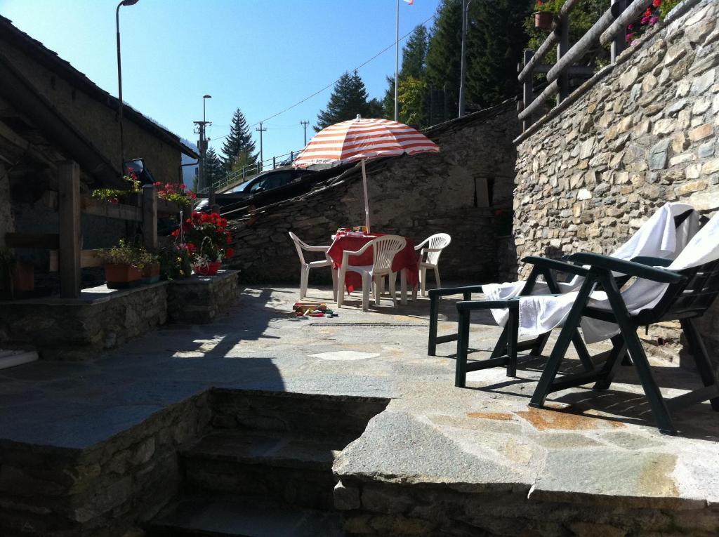 La Placette - Albergo Diffuso E Trattoria Usseaux Zimmer foto